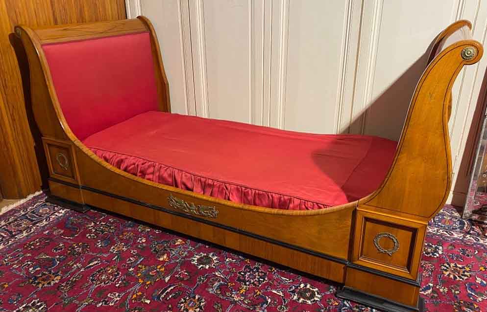 restoration period furniture style